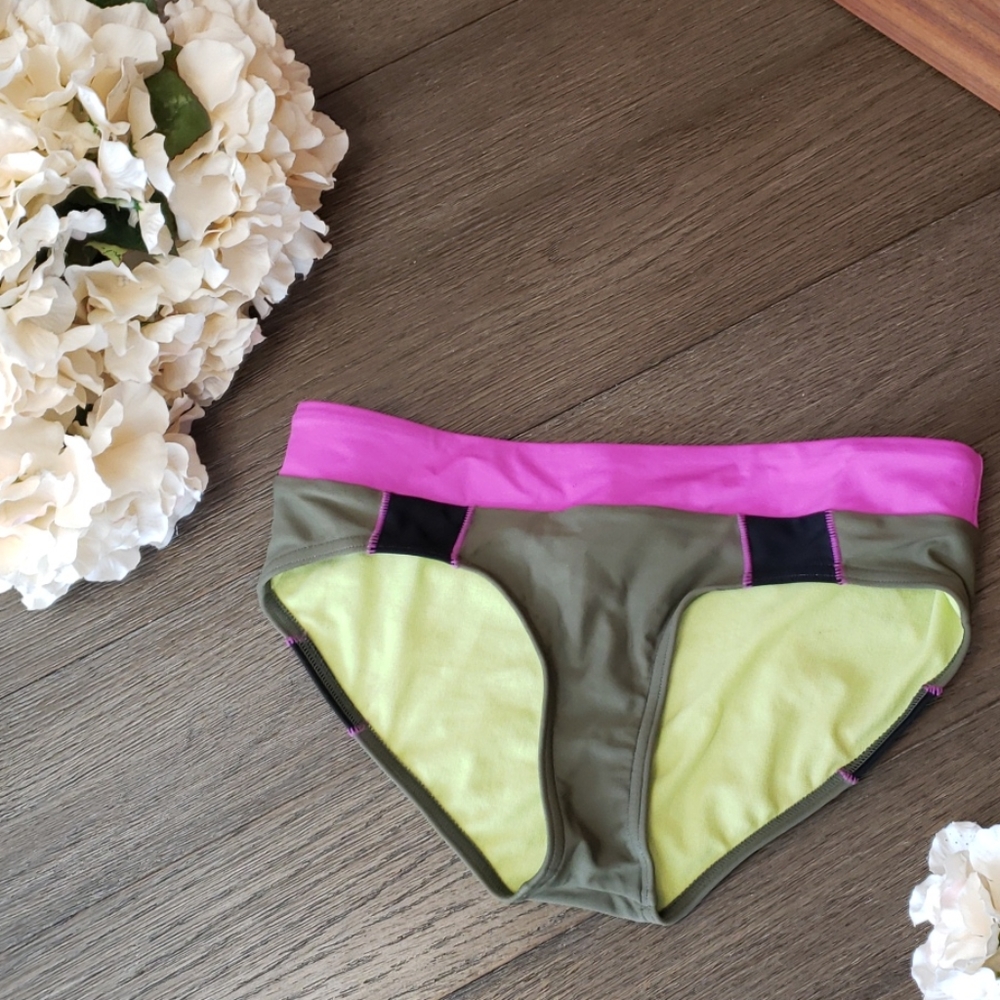 Prana swim suit bottoms - Picture 1 of 7